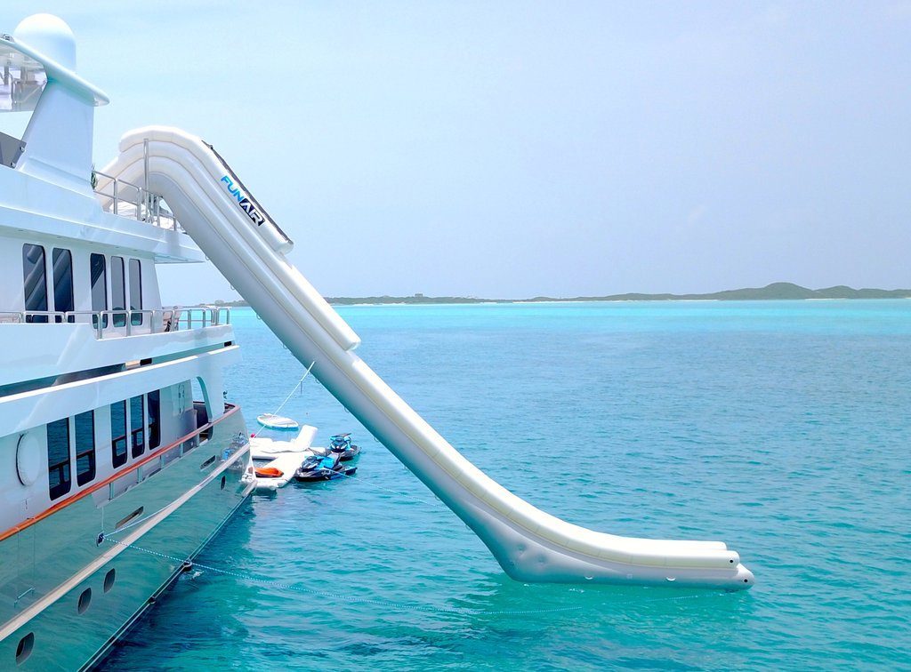 Motor Yacht Loon FunAir Slide