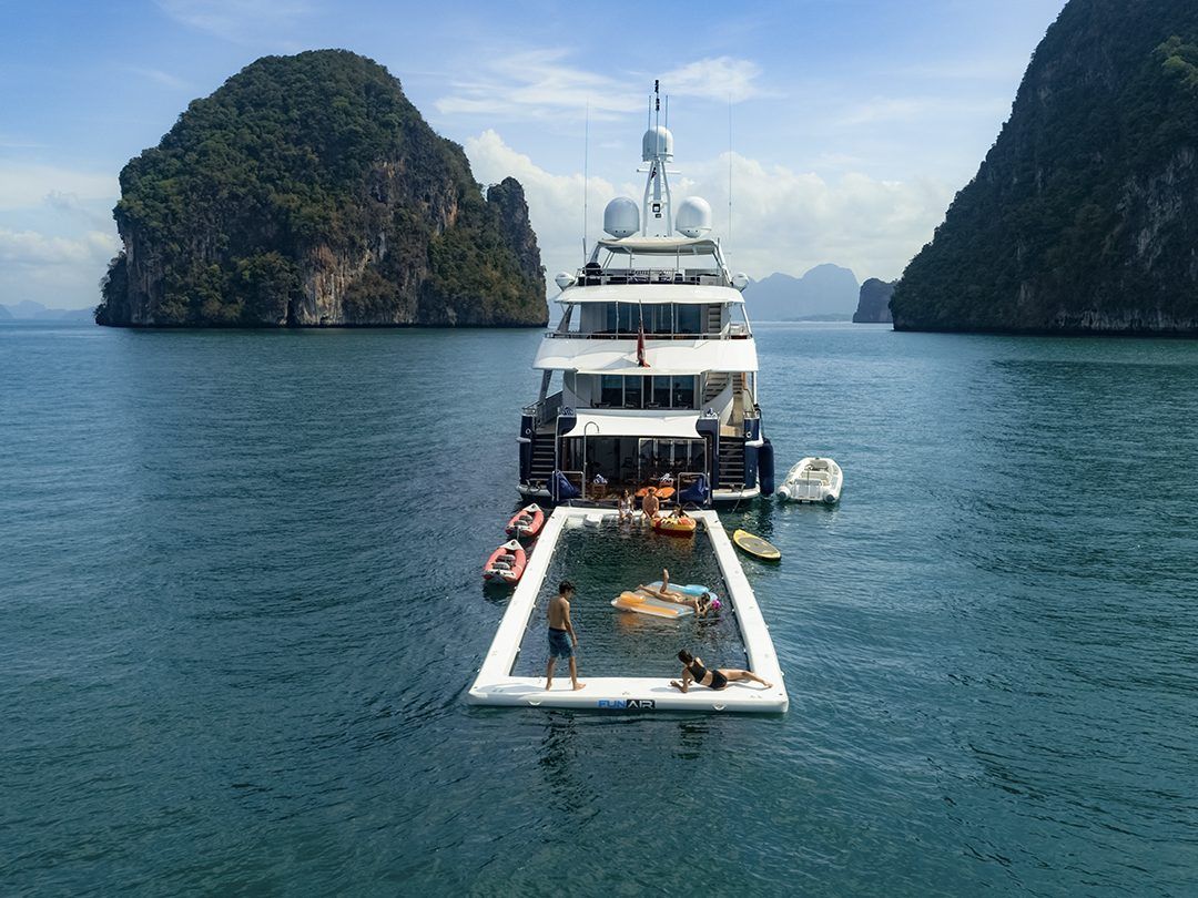 Beach Club Sea Pool on superyacht Lady Azul