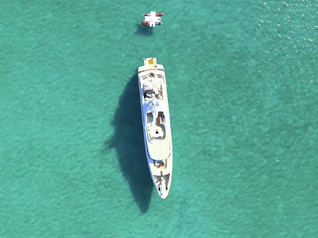 FunAir Toy Island and Motor Yacht Latitude