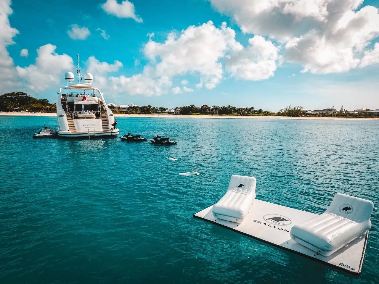Motor Yacht Sealyon Water Mat