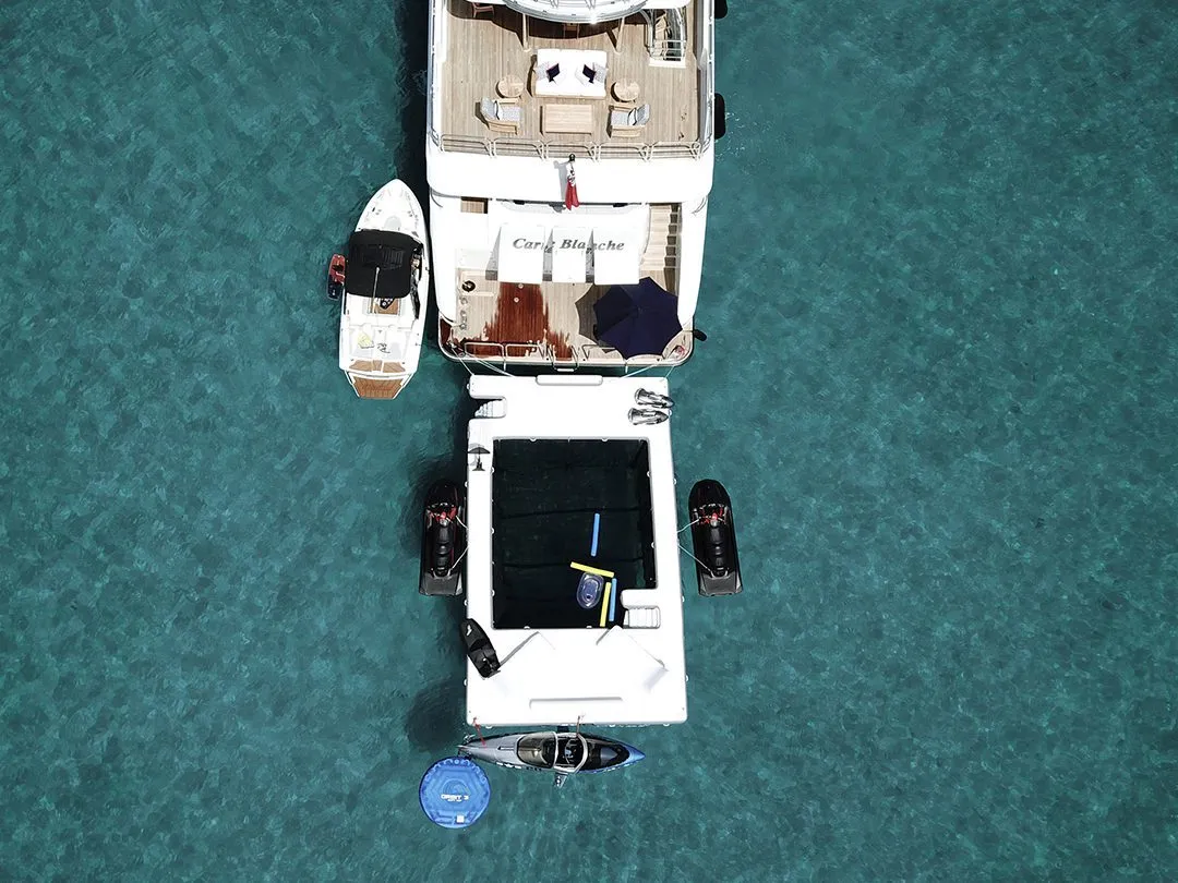 Beach Club Sea Pool on superyacht Carte Blanche