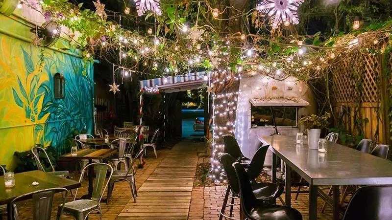 Hullabaloo restaurant in Palm Beach Florida