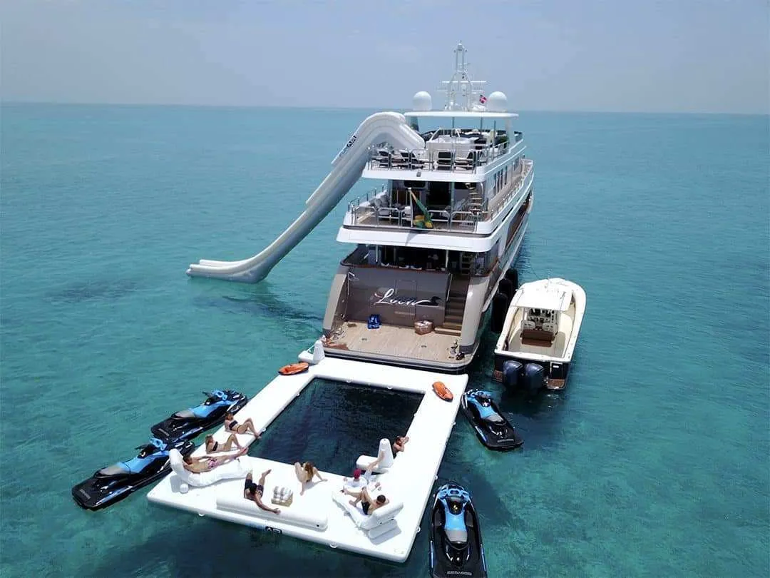Beach Club Sea Pool on superyacht Loon