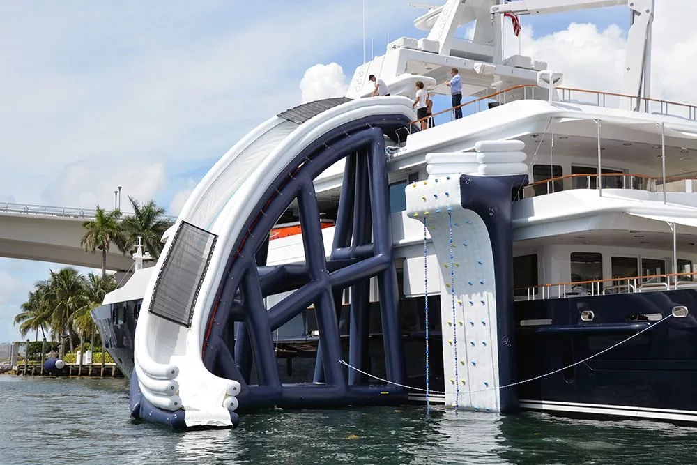 Curved Yacht Slide MY Helios