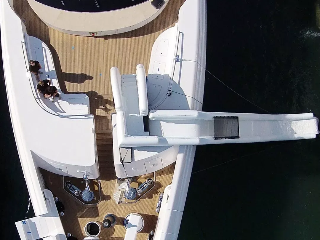 Bow Yacht Slides