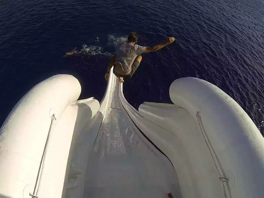 Riser Yacht Slides