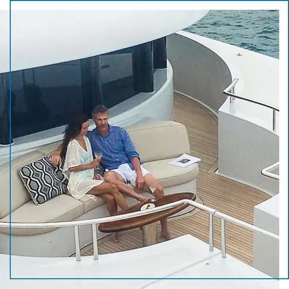 FunYacht Motor Yacht Loon on deck