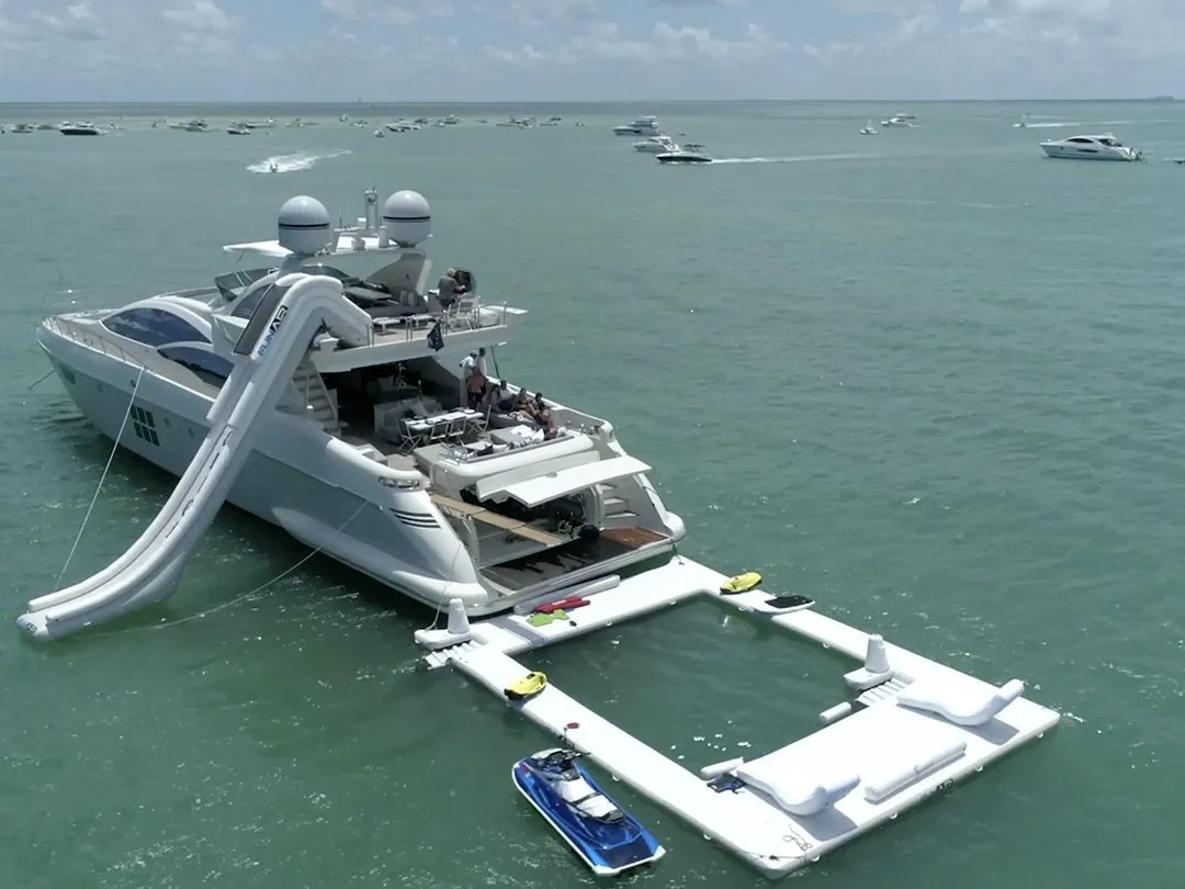 Beach Club Sea Pool on superyacht Scarlet